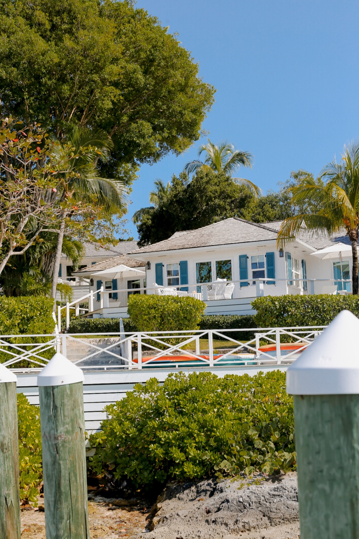 High Tide Cottage exterior with ocean view deck
